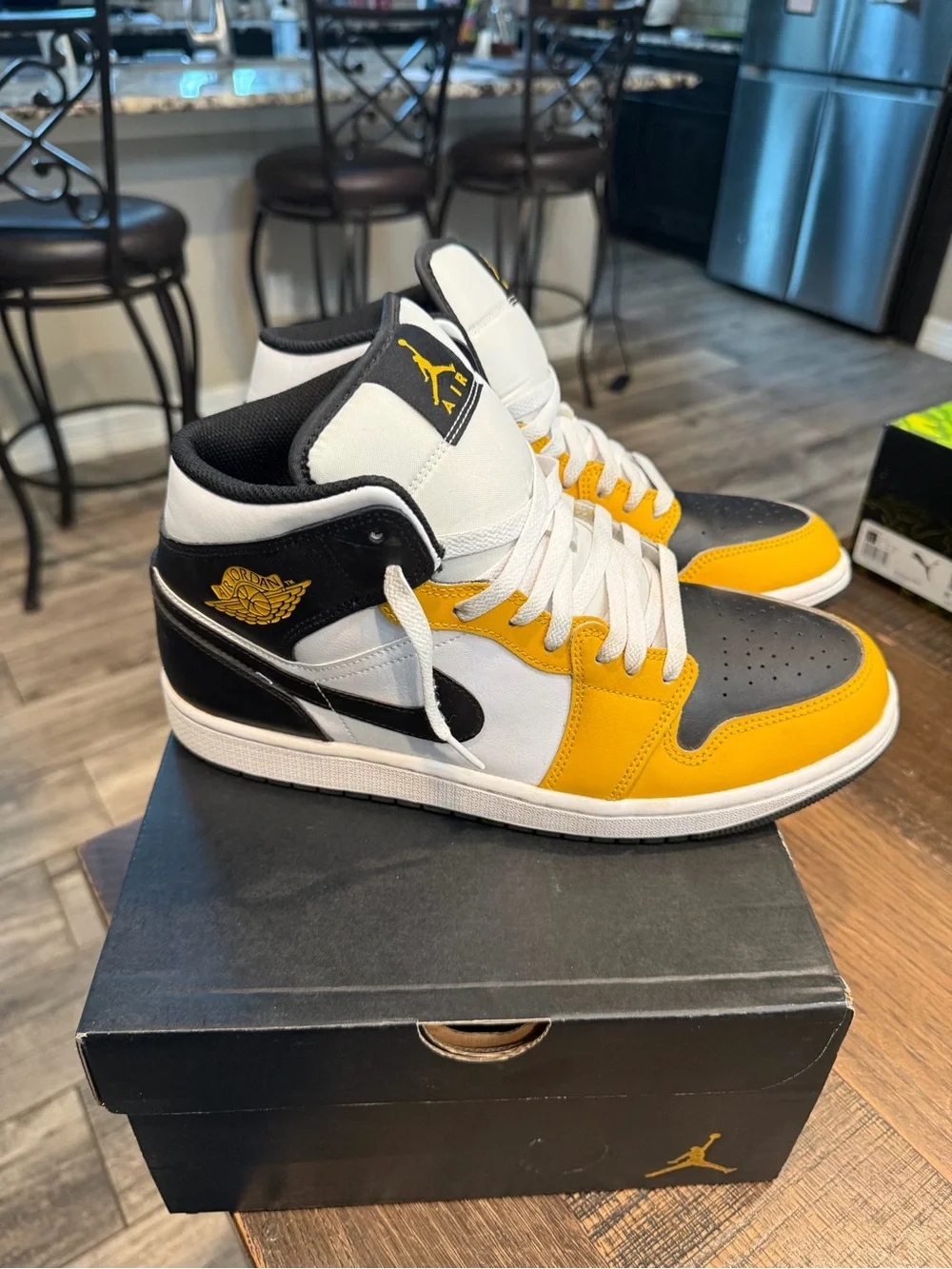 Nike Air Jordan 1 Mid Yellow Ochre Black White Men’s Size 10.5